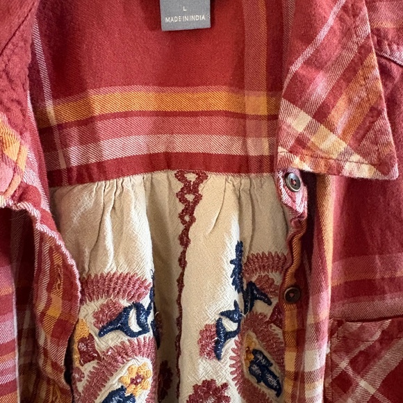 Natural Reflections Button Up - Picture 2 of 5